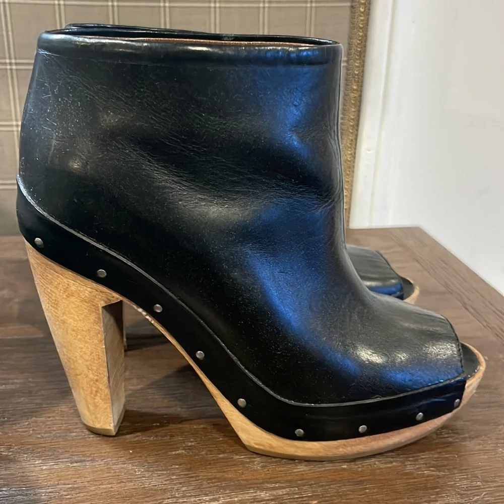 Marni Peep Roe Booties black with Wooden Heels, size 37 (US 7)
